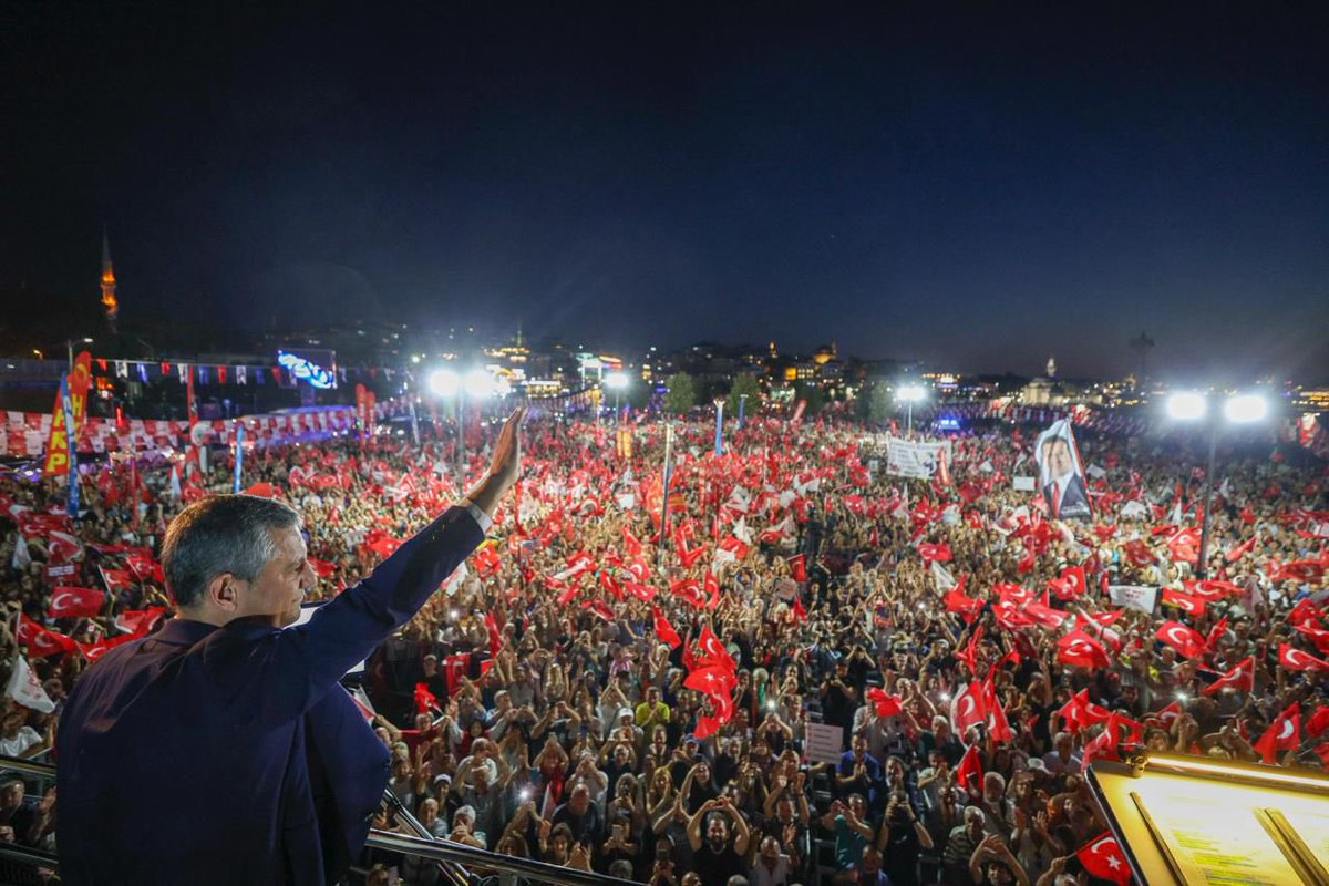 Özgür Özel: Milletin Gözüne Bakıyoruz, Onlara Zulmetenler Sokağa Çıkamıyor