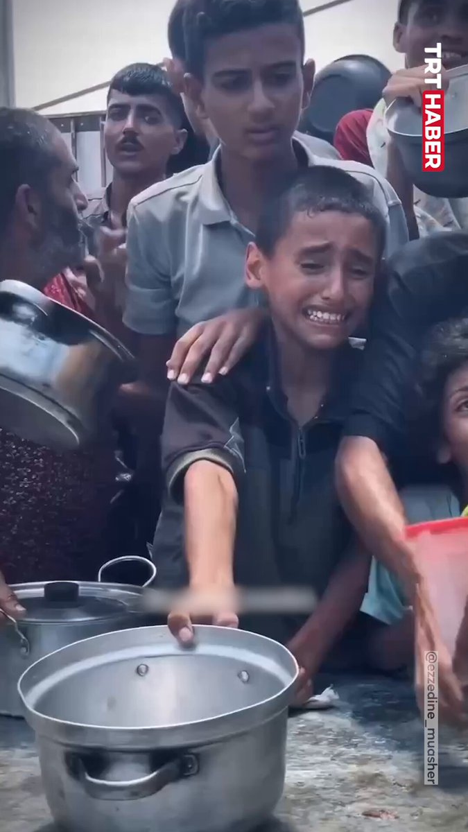 Gazze'de İnsani Yardım Çalışmaları Sürüyor: Bir Çocuğun Gözyaşları Kalpleri Dağladı